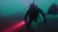 Tampico’s underwater UFOs (Image via Netflix)